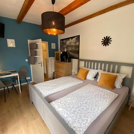 Kleines Doppelzimmer Mit Eigenem Bad Und Kuehlschrank, Frisch Saniert Friedrichskoog Exterior photo