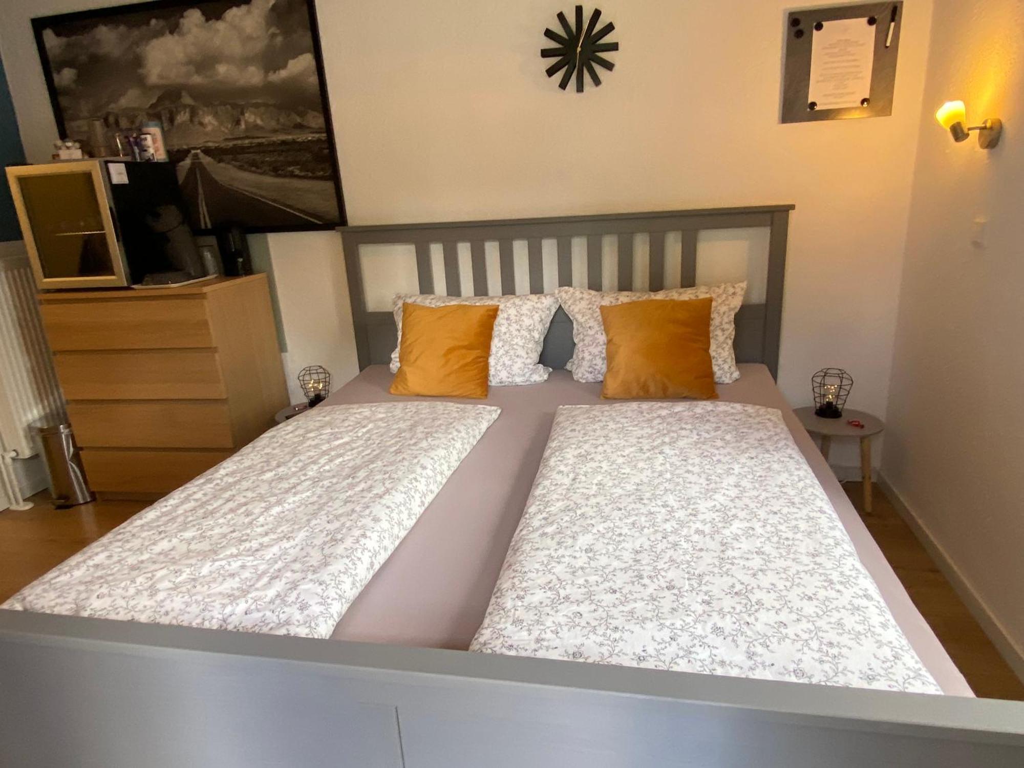 Kleines Doppelzimmer Mit Eigenem Bad Und Kuehlschrank, Frisch Saniert Friedrichskoog Exterior photo